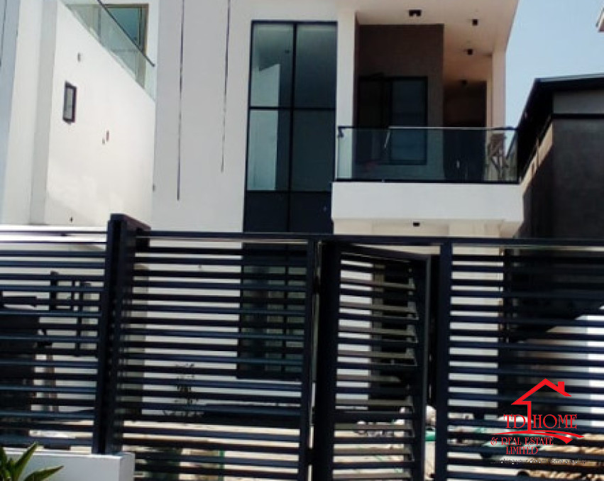 Live in Style: Stunning 4-Bed Smart Home with Pool in Chevron Estate!