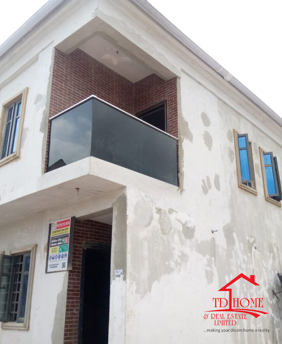 A MASSIVE DUPLEX WITH 8 ROOMS AVAILABLE FOR SALE NOW IN AJAO